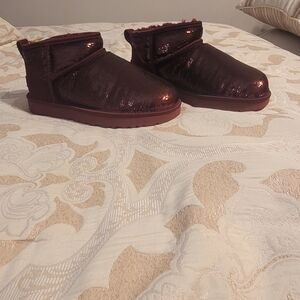 UGG Womens Burgundy Sequin Boots